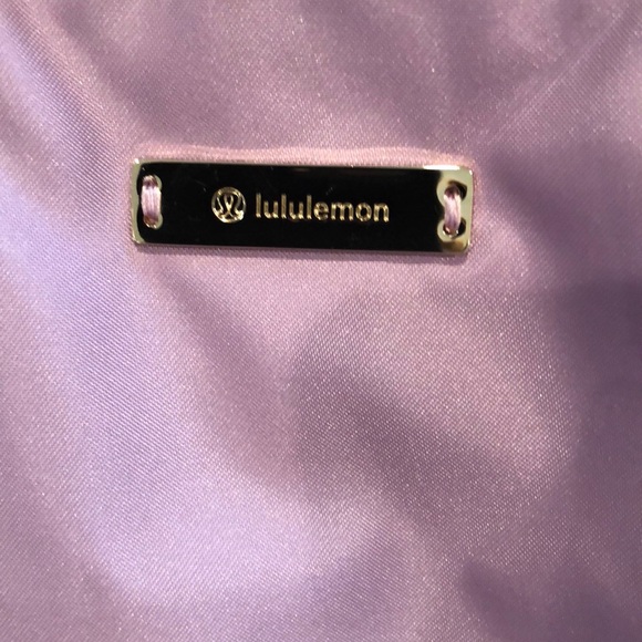 🍋🍋🍋lululemon crossover Bag NWT - Picture 2 of 7